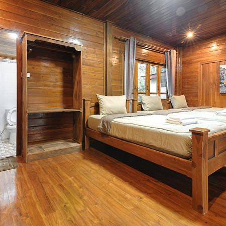Denchai City Resort เด่นชัยซิตี้ รีสอร์ท Phrae Exterior photo